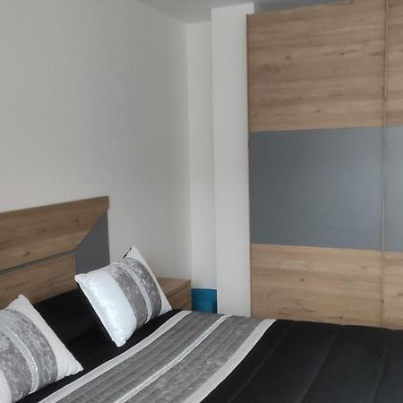 Appartement Piso En El Centro De Solares Extérieur photo